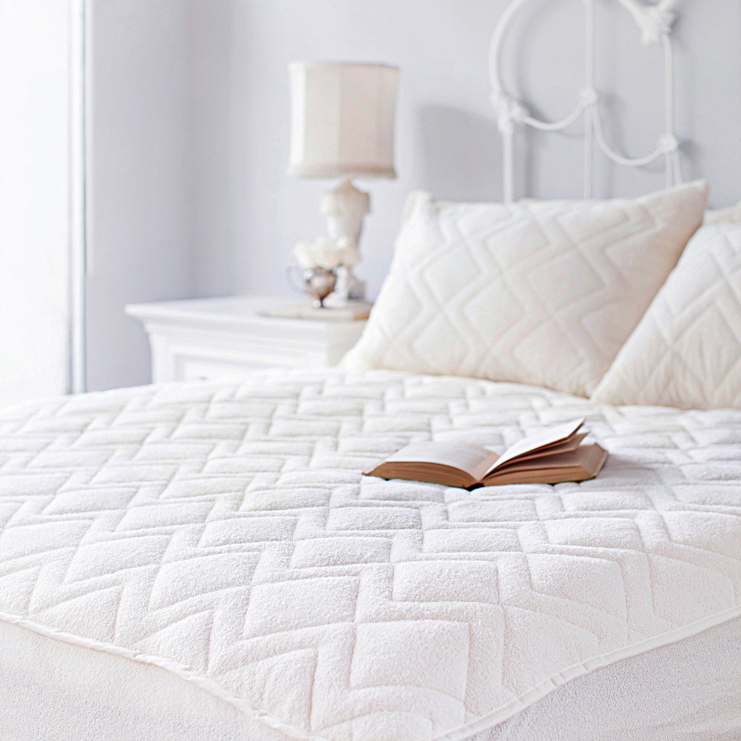 St Dormeir Mattress Protector by St Geneve