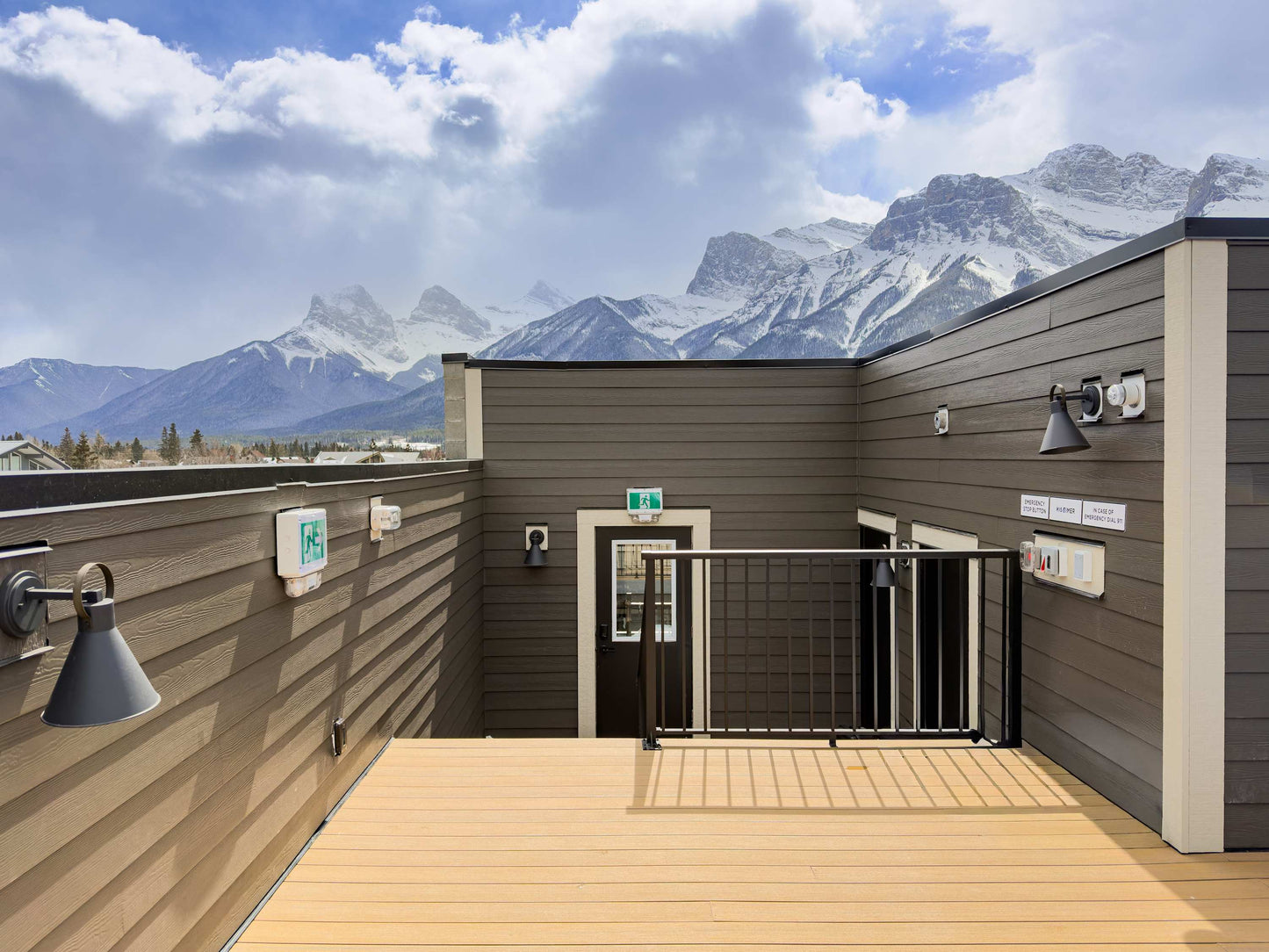 Brookside Hydeaway