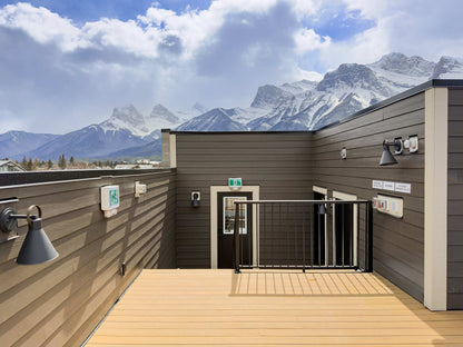 Brookside Hydeaway