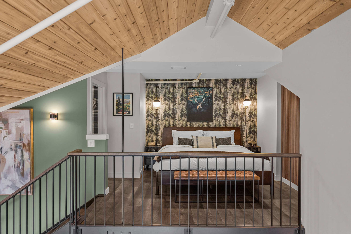 AlpenPeak Hydeaway