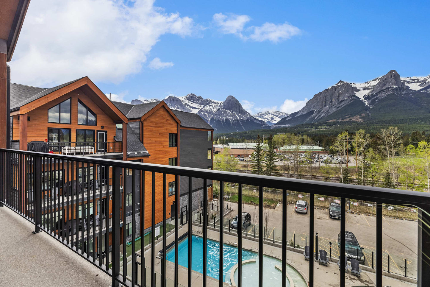 AlpenPeak Hydeaway