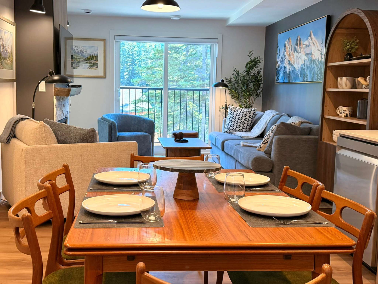 Brookside Hydeaway