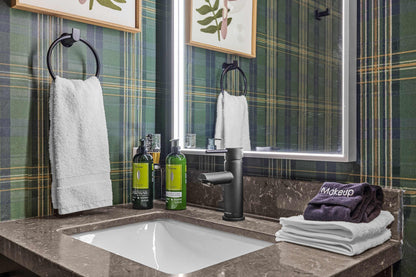 AlpenPeak Hydeaway