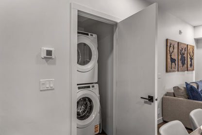 Nest Hydeaway