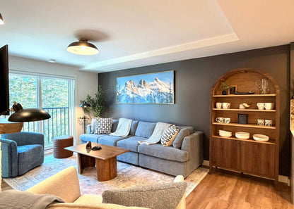 Brookside Hydeaway