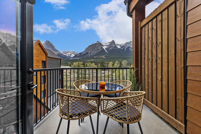 AlpenPeak Hydeaway