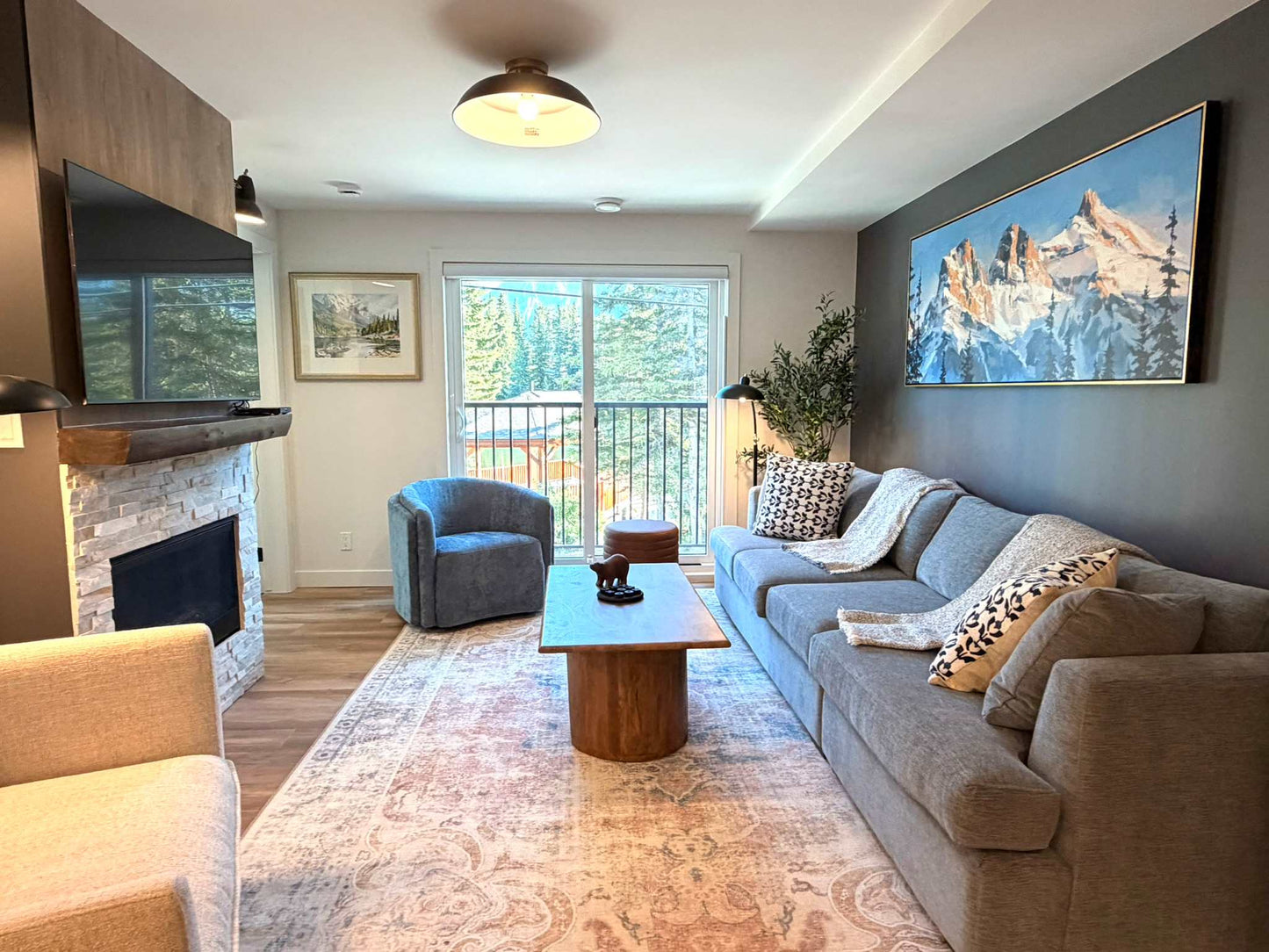 Brookside Hydeaway