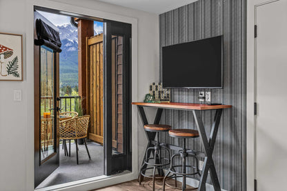 AlpenPeak Hydeaway