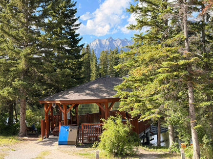 Brookside Hydeaway