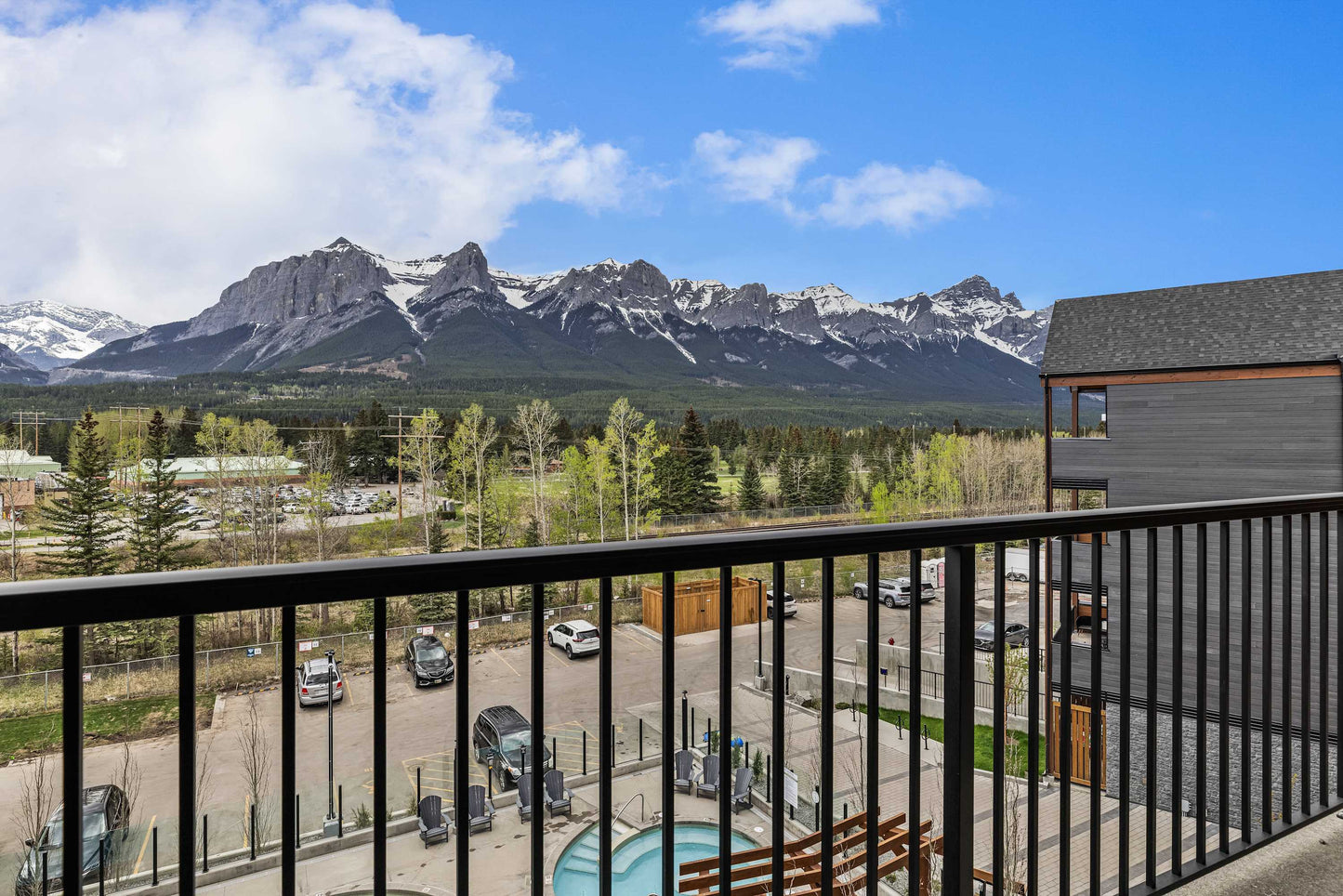 AlpenPeak Hydeaway