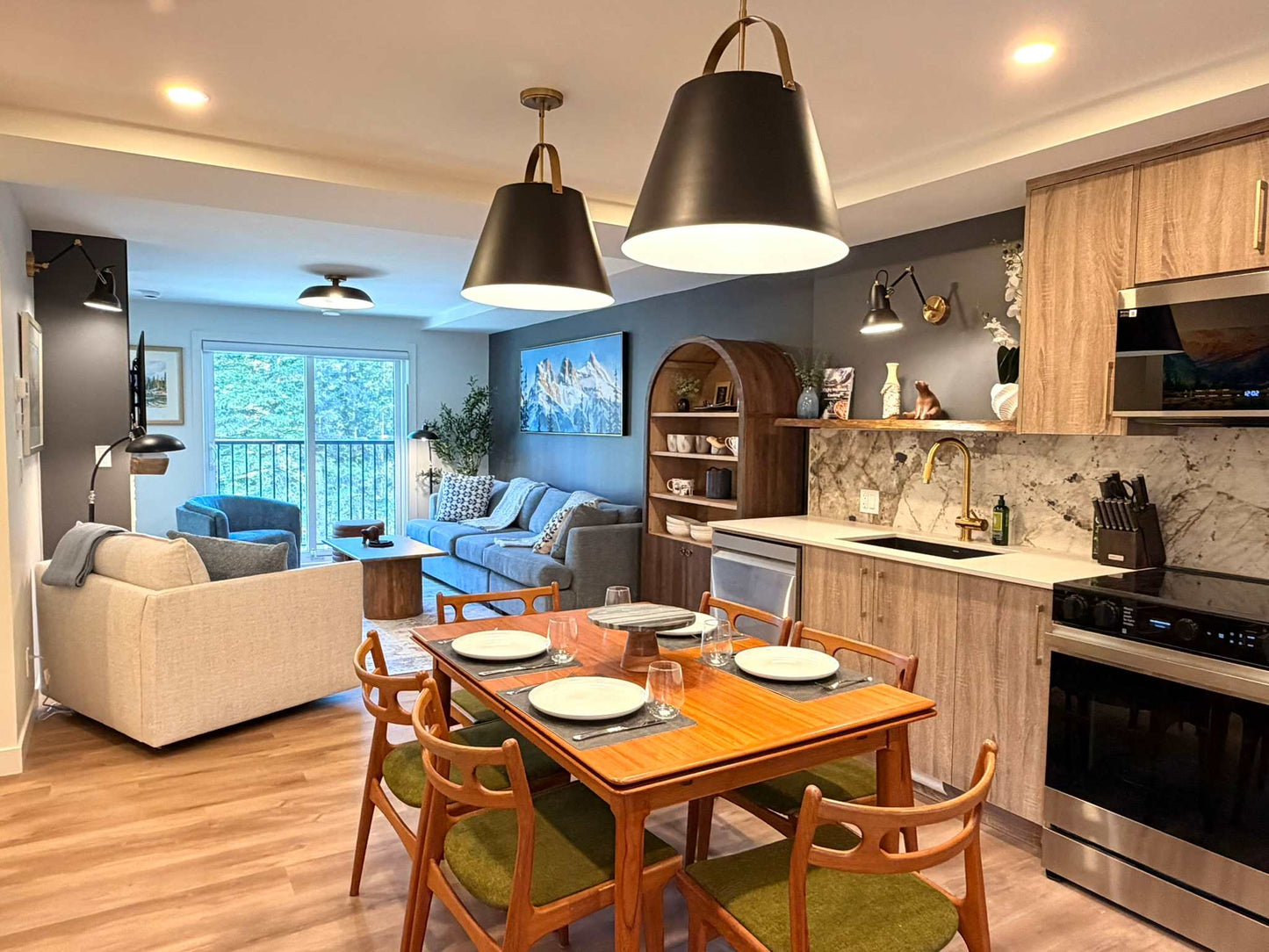 Brookside Hydeaway